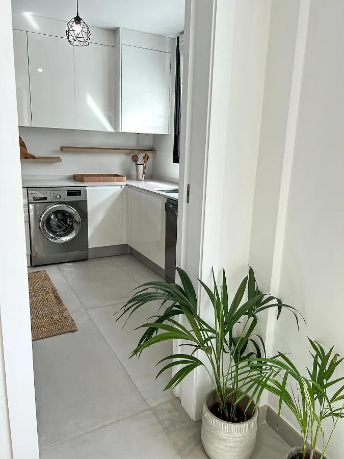 3 Bedrooms, Spacious Apartment 60 M From The Beach El Medano   El Medano (Tenerife)